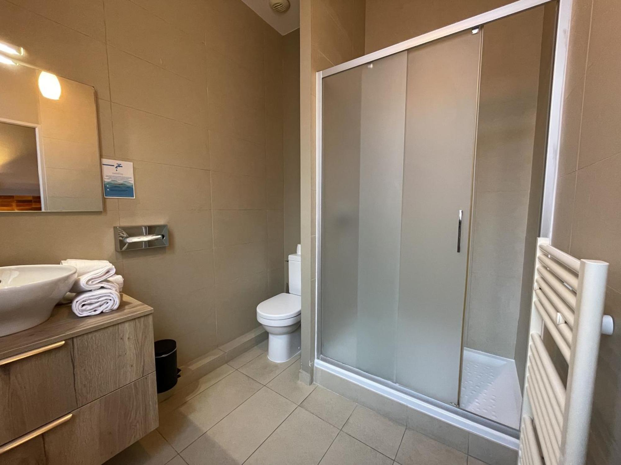 Superior Queen Room,1742666141:JPEG